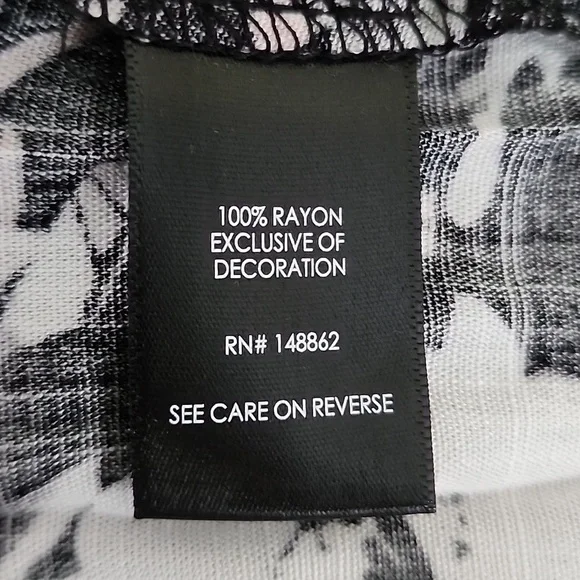 Torrid - Midi Swiss Dot Pleat Long Sleeve Dress in Brushstroke Multi Floral‌‌‌ - Picture 8 of 13